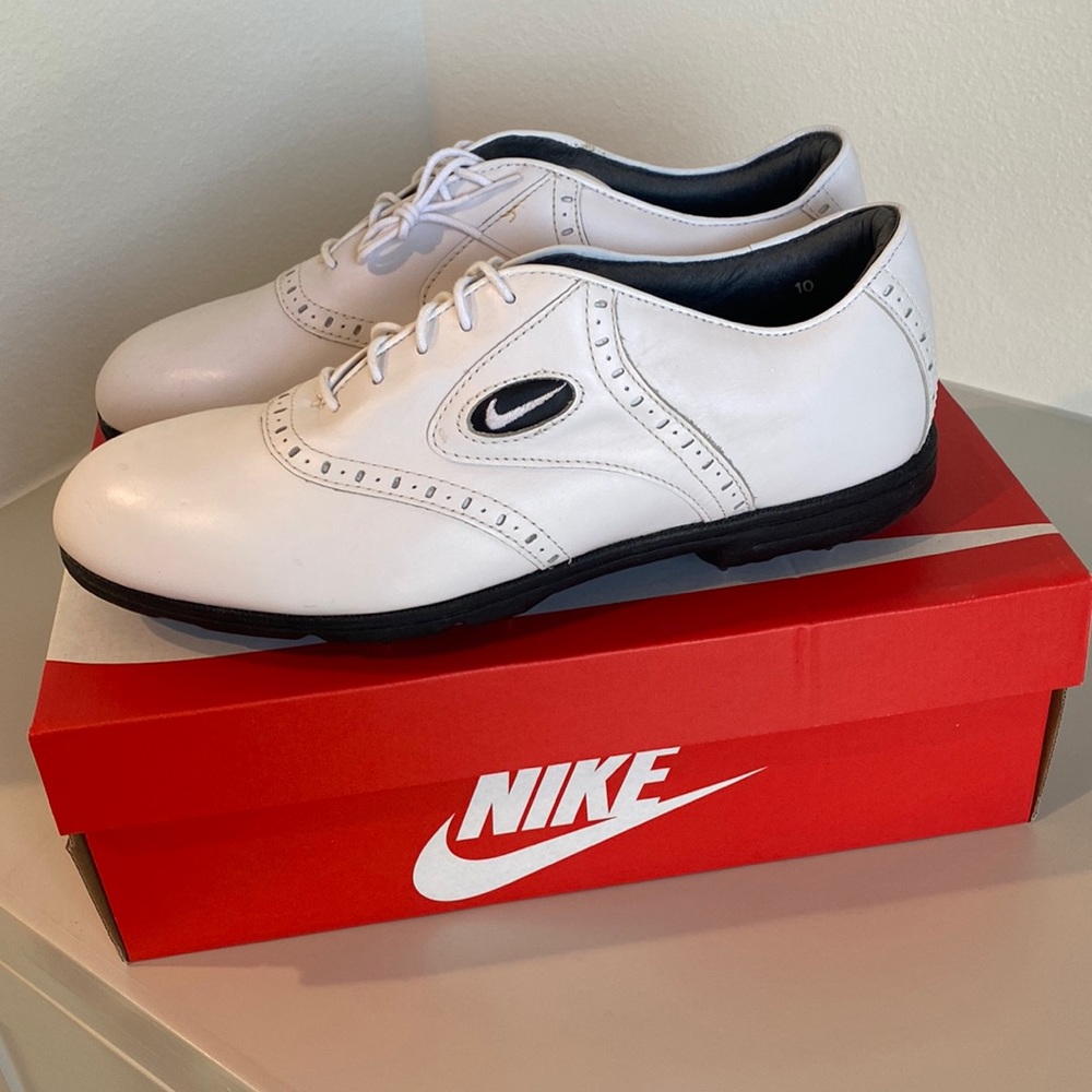 Nike vintage saddle golf with metal spikes vintage Brand New